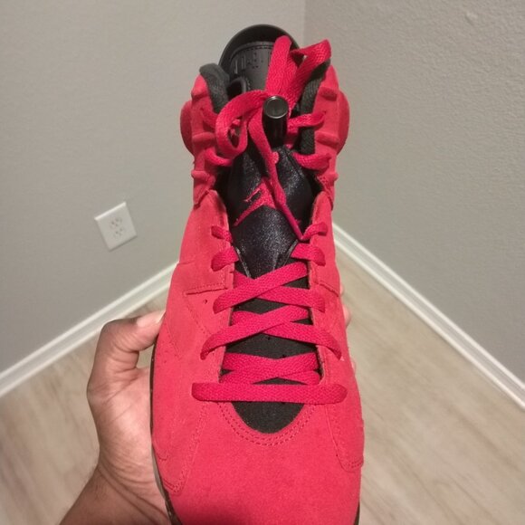 Red Jordan 6 - Picture 3 of 11